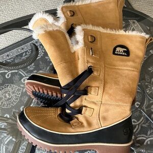 Sorel Tan and Black Suede Lace-Up Winter Boots with Faux Fur